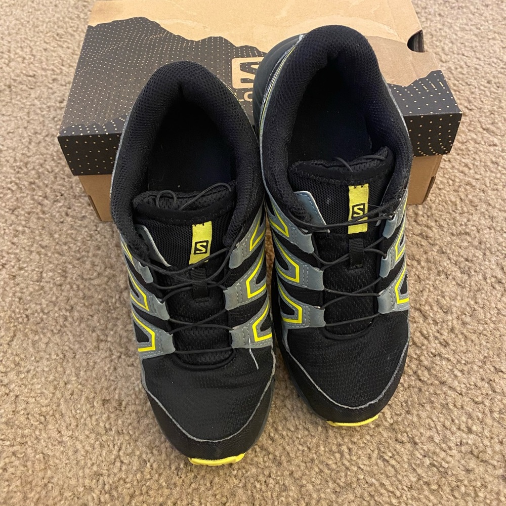 Salomon boys speedcross shoe size 5
